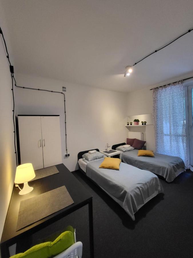 Charmed Homestay - Zaczarowany Varsavia Esterno foto