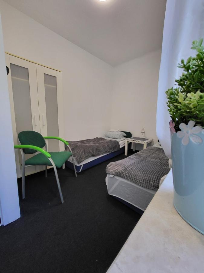 Charmed Homestay - Zaczarowany Varsavia Esterno foto