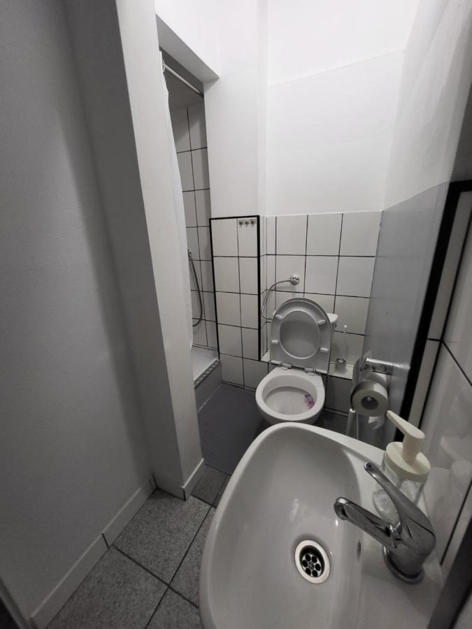 Charmed Homestay - Zaczarowany Varsavia Esterno foto