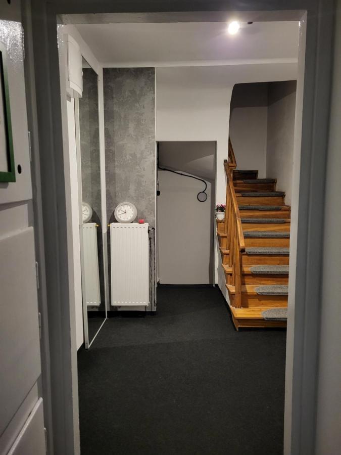 Charmed Homestay - Zaczarowany Varsavia Esterno foto