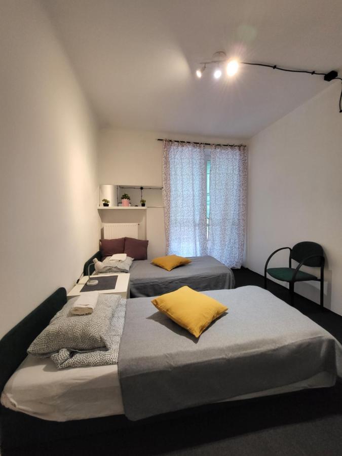 Charmed Homestay - Zaczarowany Varsavia Esterno foto