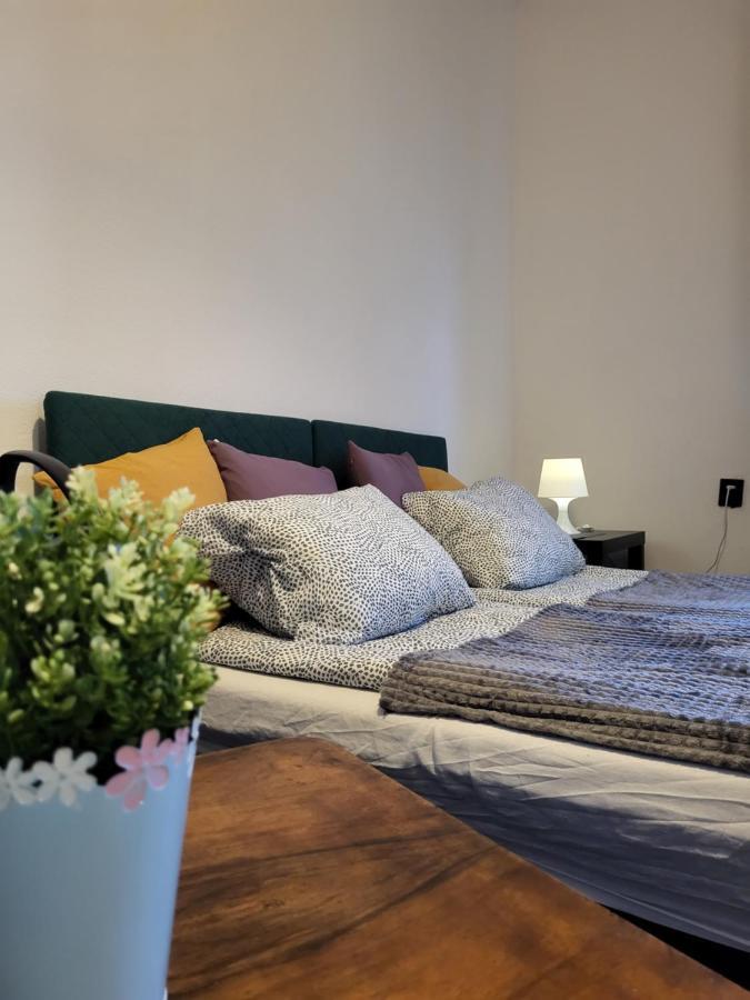 Charmed Homestay - Zaczarowany Varsavia Esterno foto