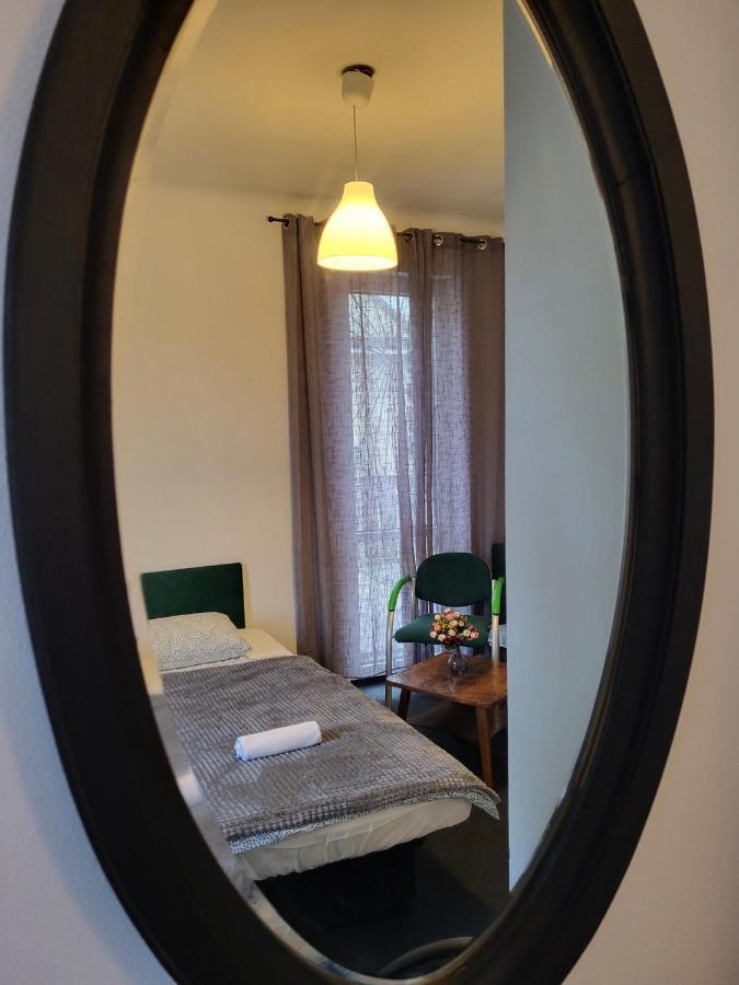 Charmed Homestay - Zaczarowany Varsavia Esterno foto