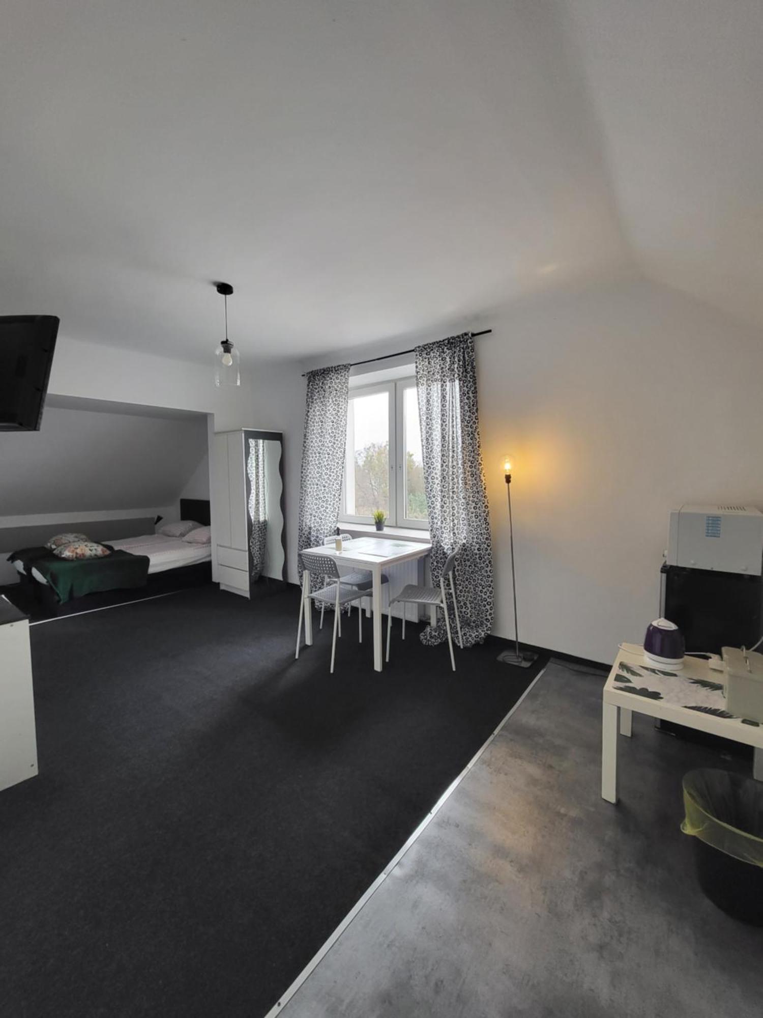 Charmed Homestay - Zaczarowany Varsavia Esterno foto