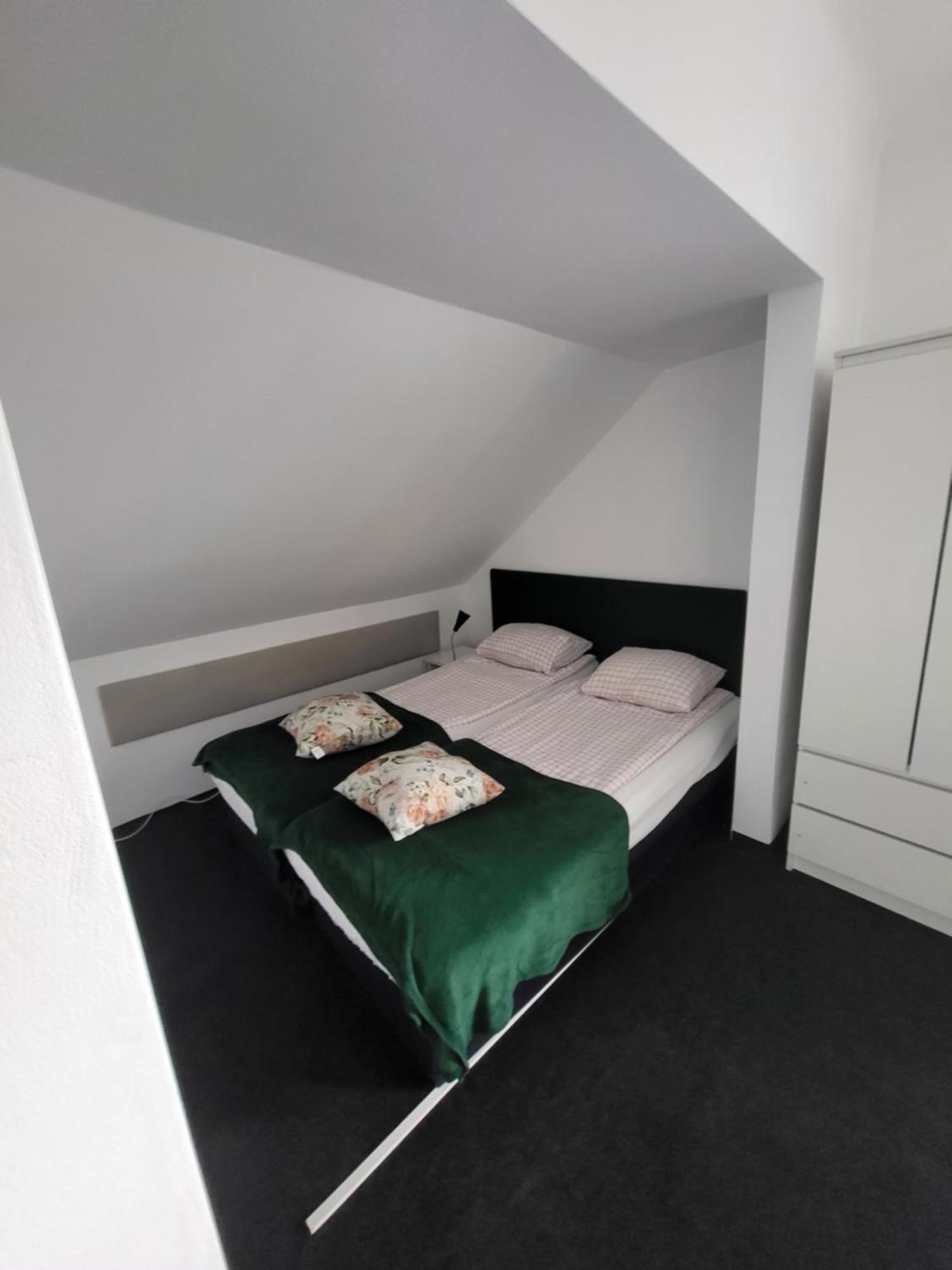 Charmed Homestay - Zaczarowany Varsavia Esterno foto