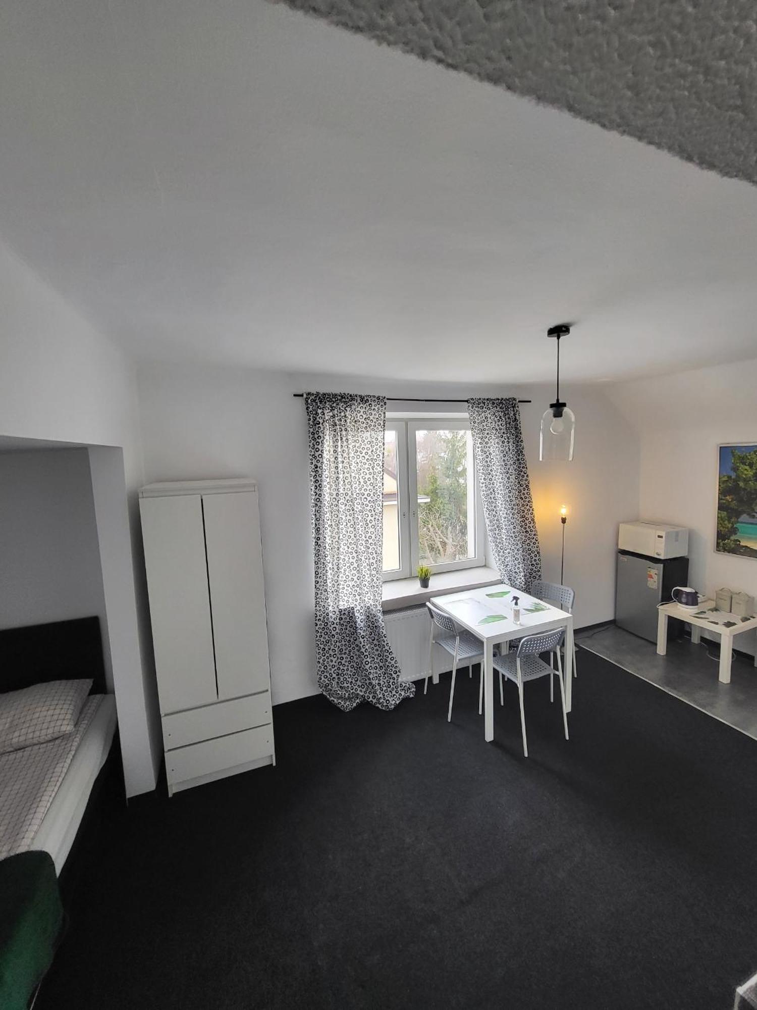Charmed Homestay - Zaczarowany Varsavia Esterno foto